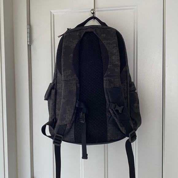 Lululemon Cruiser Backpack - Picture 2 of 4